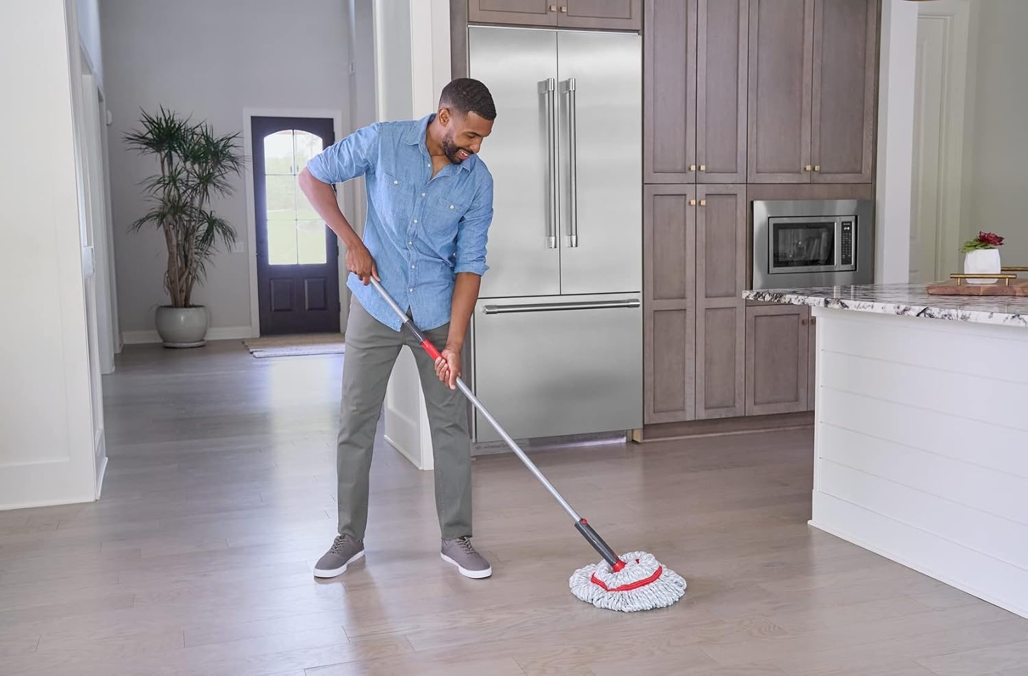 image:imageRubbermaid Microfiber Twist Mop Kit with 2 Refills Kit Machine Washable Builtin Wringer Lightweight Safe for All Floor Types Deep Cleaning for HomeBathroomGarageOfficeMicrofiber Twist Mop Collapsible