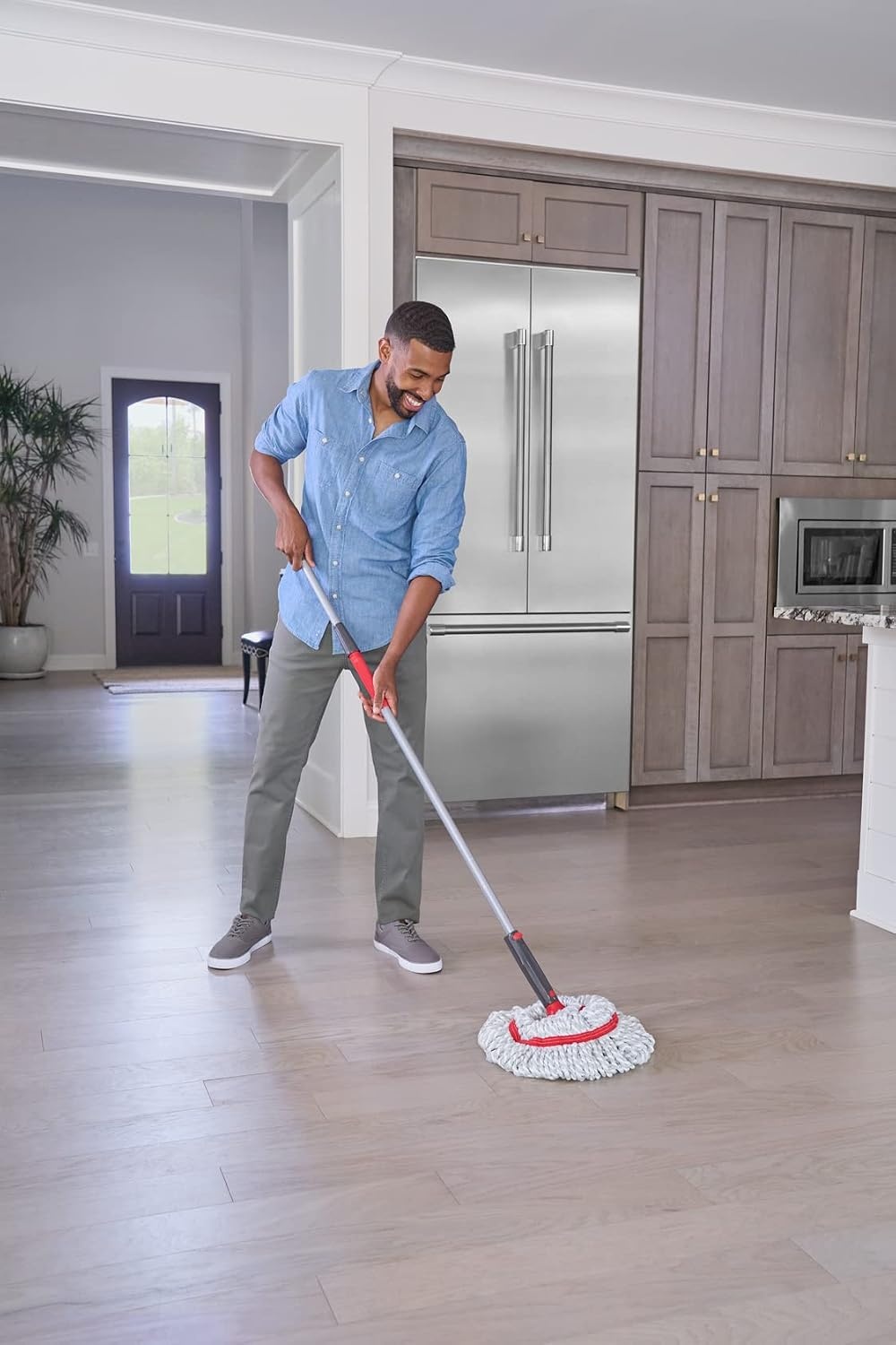 image:imageRubbermaid Microfiber Twist Mop Kit with 2 Refills Kit Machine Washable Builtin Wringer Lightweight Safe for All Floor Types Deep Cleaning for HomeBathroomGarageOfficeMicrofiber Twist Mop Collapsible