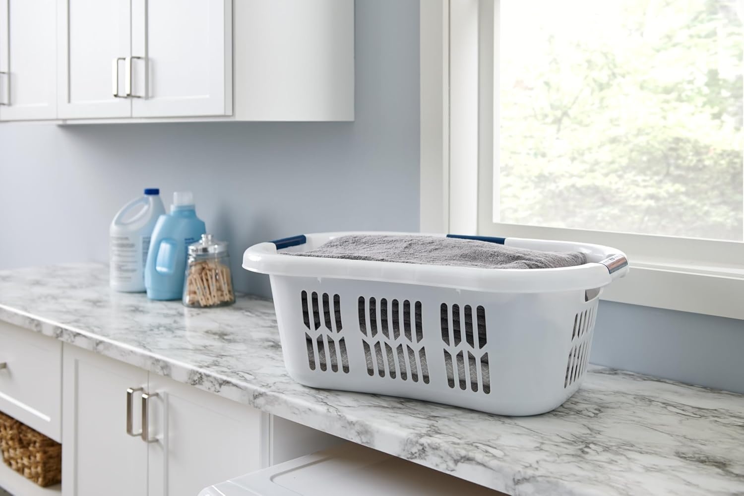 image:imageRubbermaid Large HipHugger Laundry BasketHamper 15Bushel White Stackable Storage BinOrganizer for BathroomBedroomDormHome15 Bushel